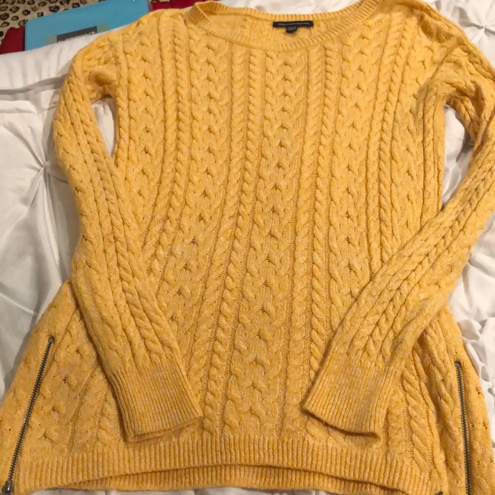 American Eagle sweater